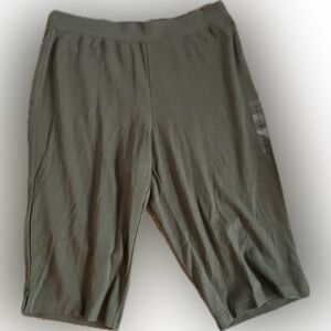 Preswick & Moore Sage Green Capri